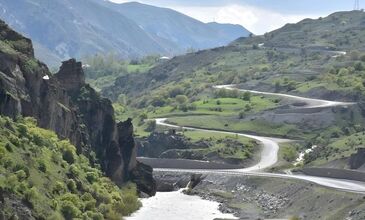 Uçaklı Dolu Dolu Bir Uçtan Bir Uca Sınırlarda Gap Doğu Anadolu ve Nahçıvan Turu (6 Gece Otel Konaklamalı)